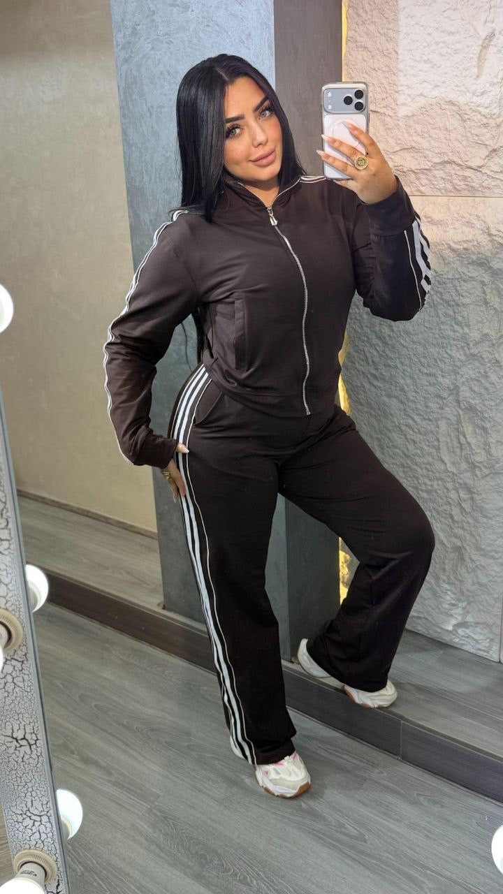 Sports suit