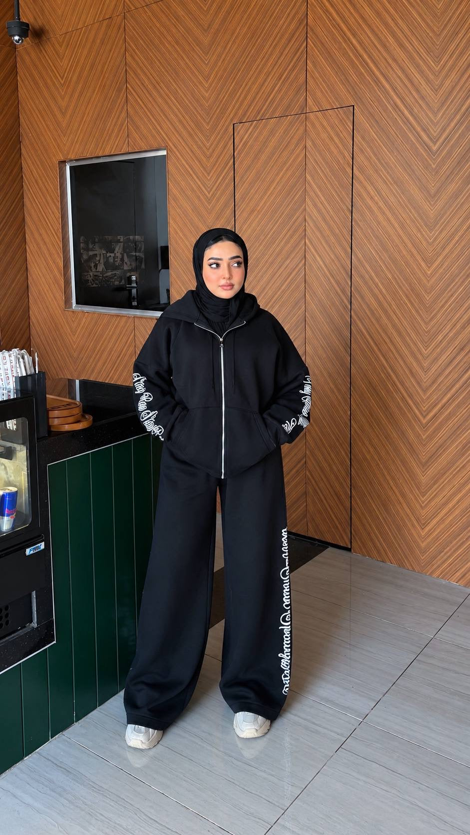 Zigzag black suit