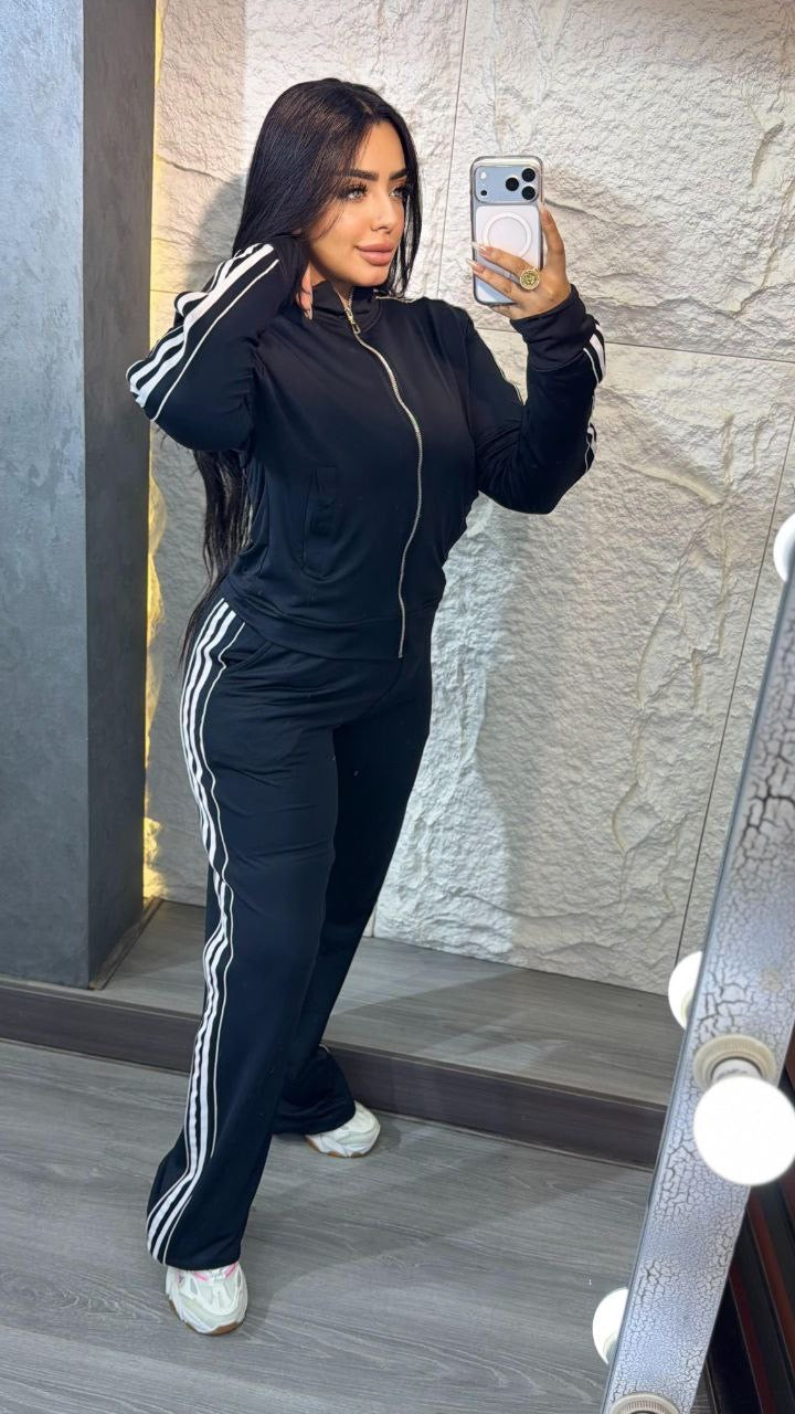 Sports suit
