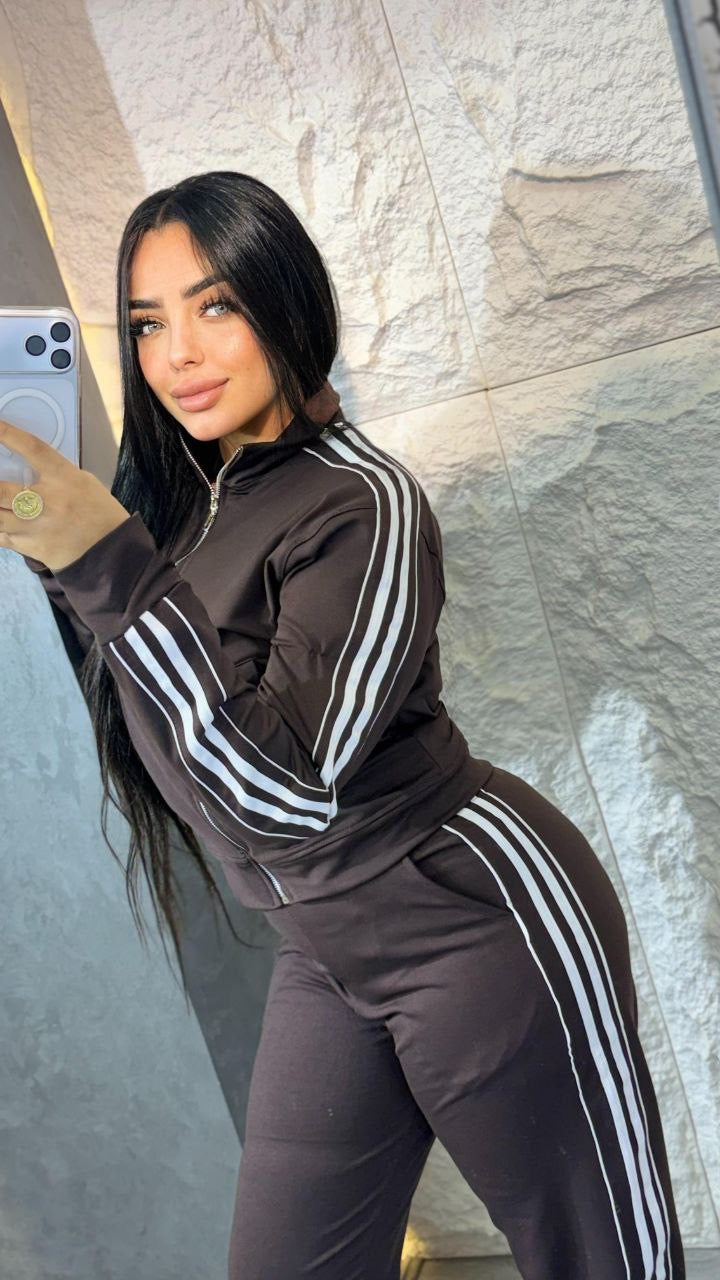 Sports suit