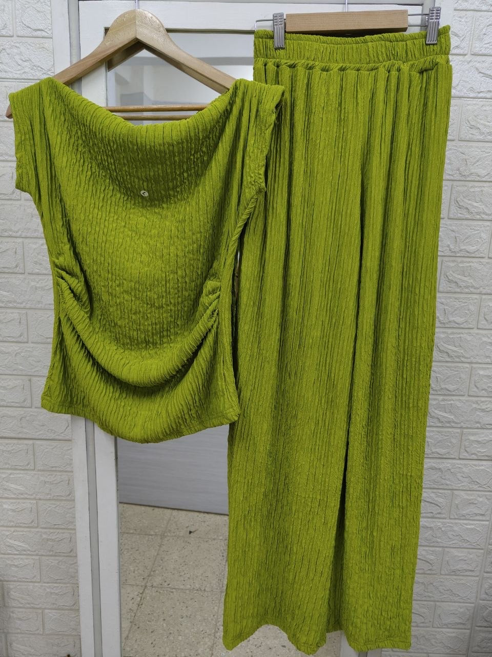 Off shoulder set