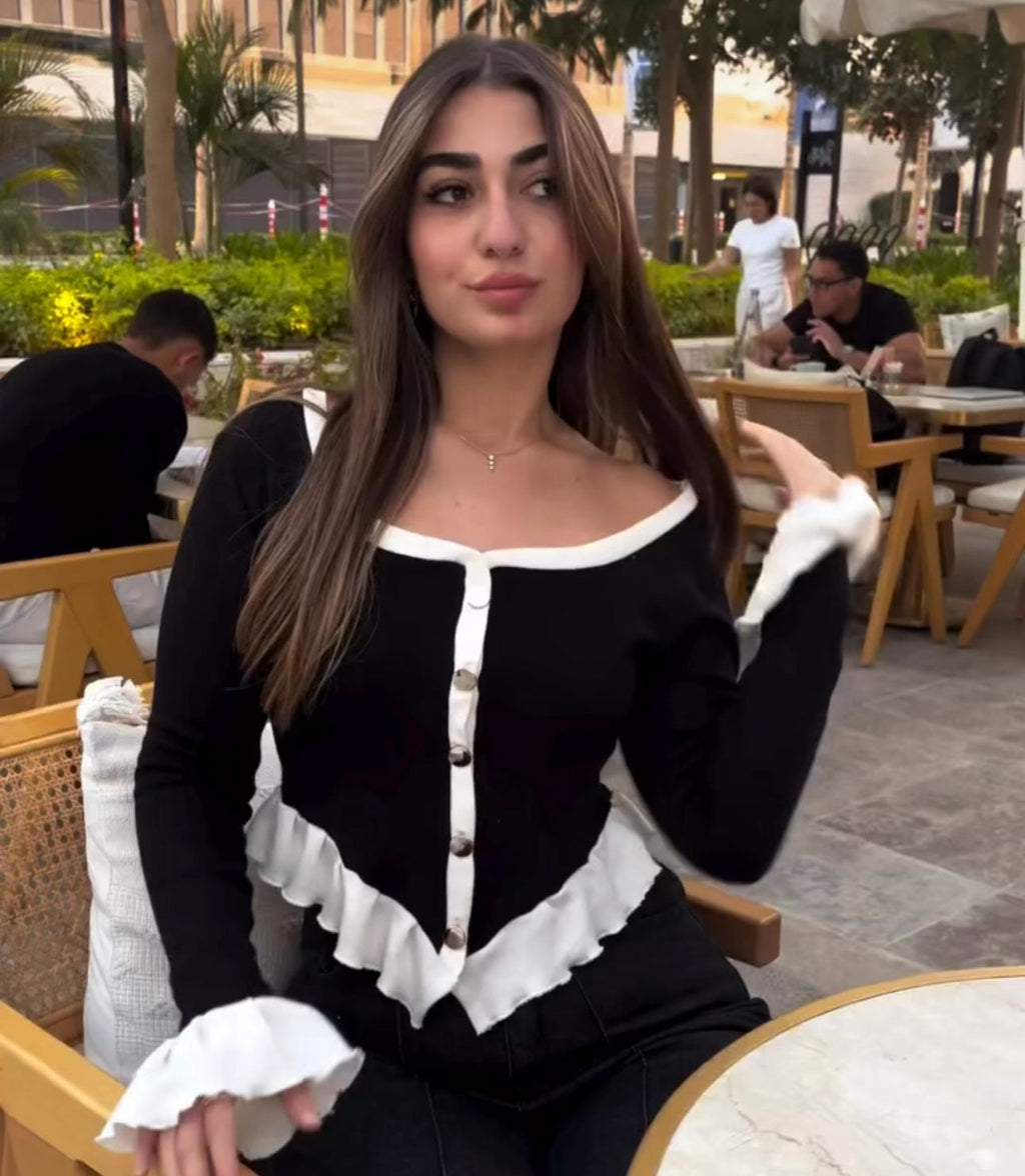 Black & white ruffled top