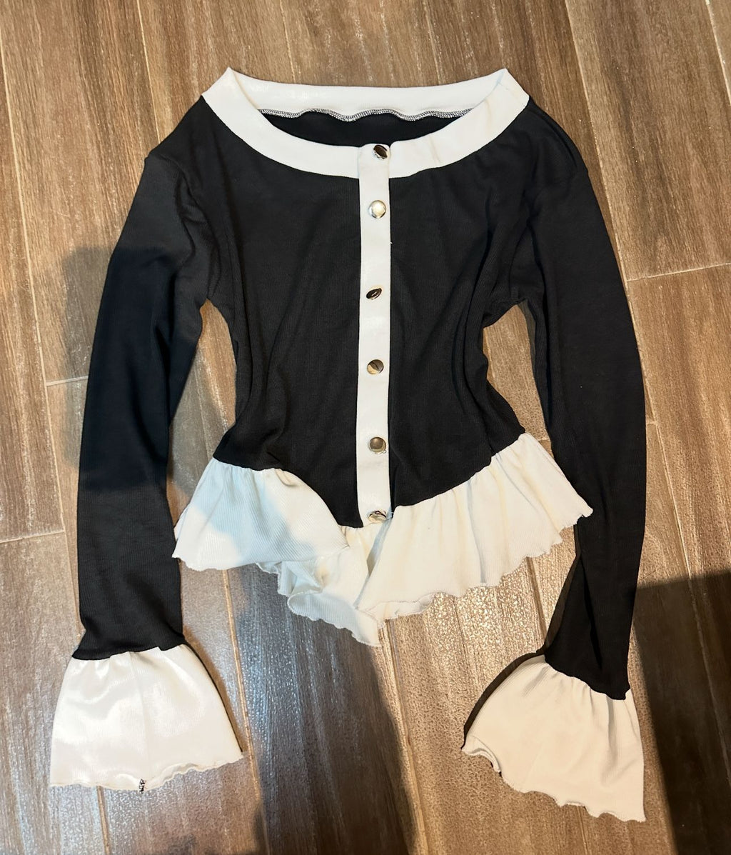Black & white ruffled top